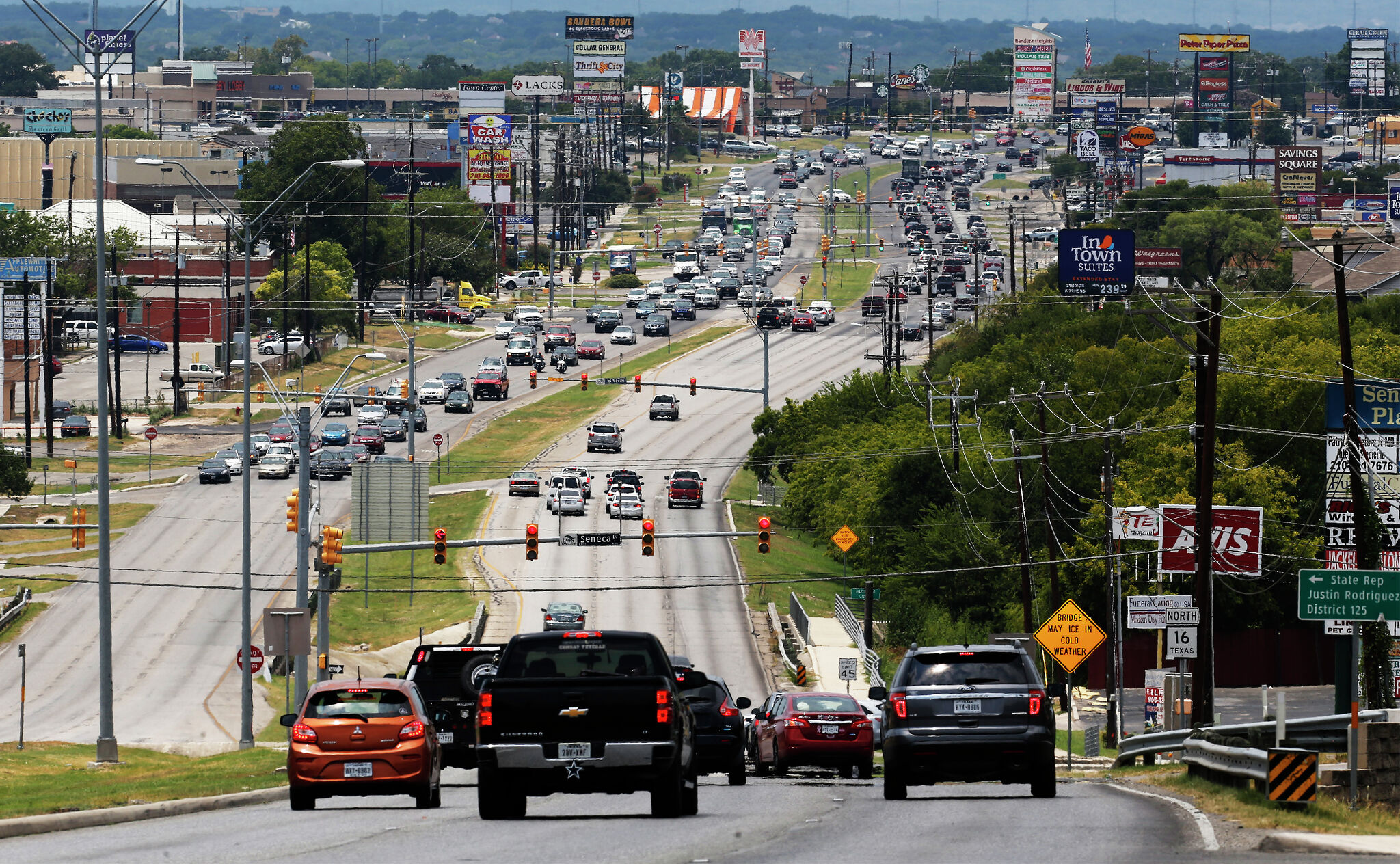 Turf services in Oak Ridge North, TX
